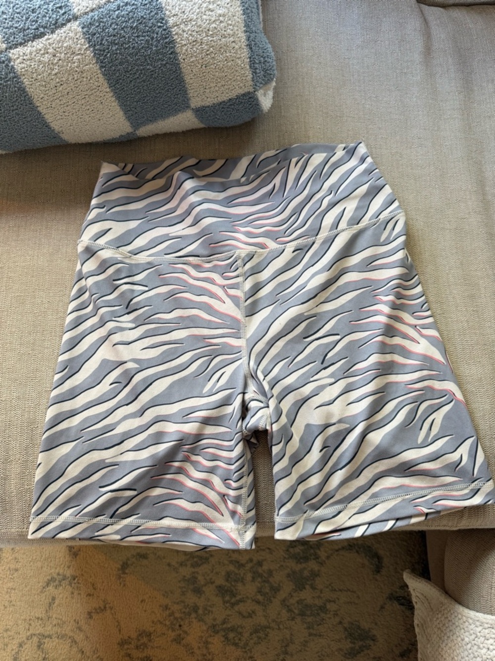 Yogalicious Light Gray & Pink Zebra Stripe High-Waist Bike Shorts